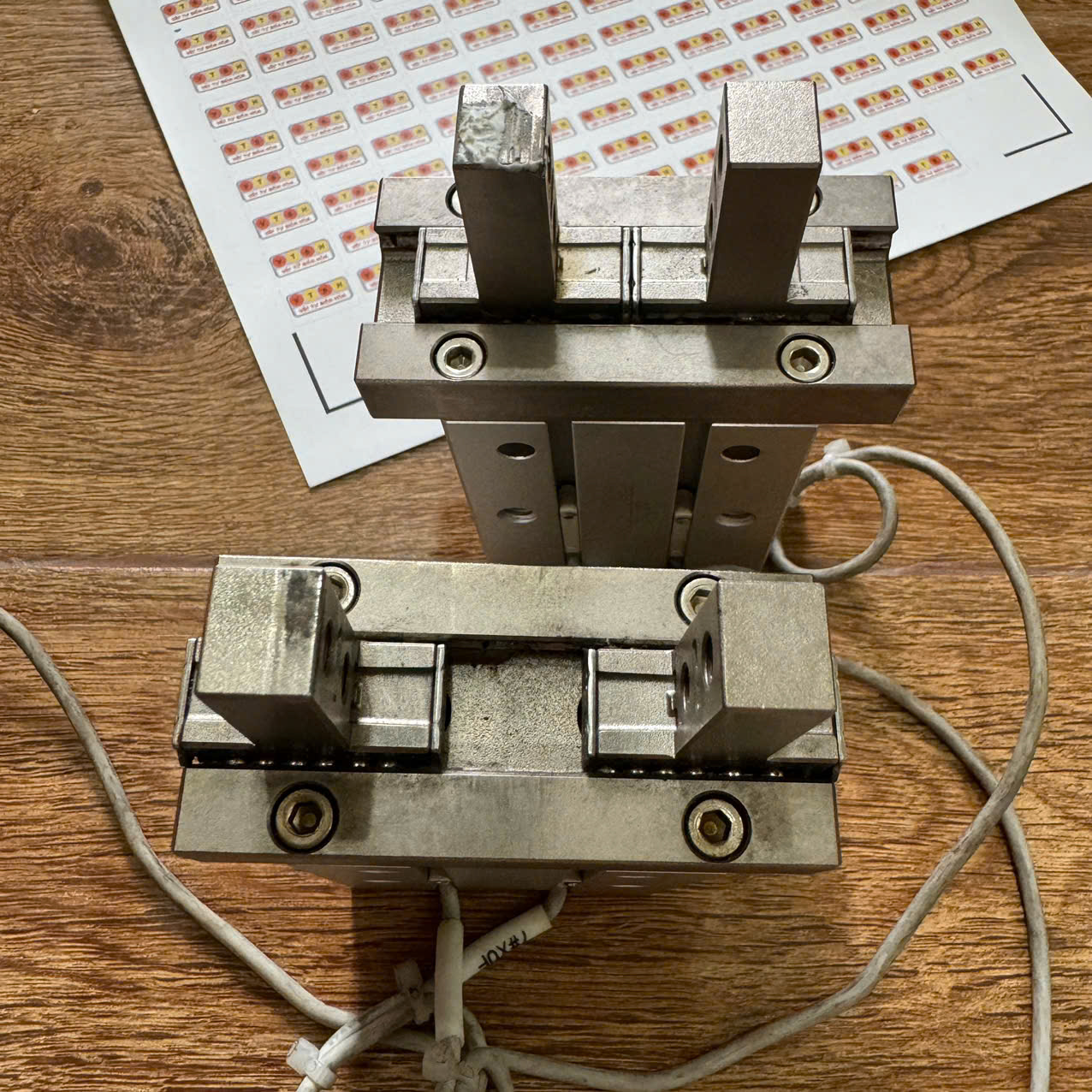 hfz25 cam bien 2.jpg